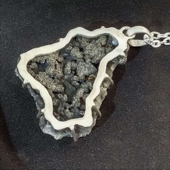 Druzy Pendant Necklace Silver Plated Chain - Picture 5 of 7